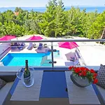 Inis 4*
