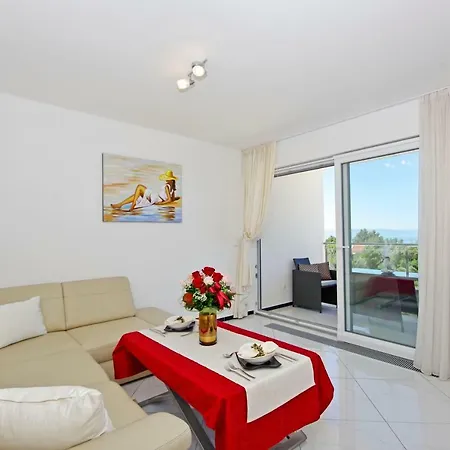 Inis 4* Makarska