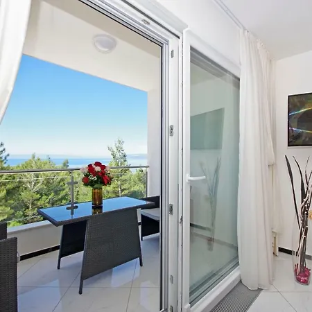 Inis 4* Makarska