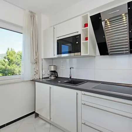 Inis 4* Makarska