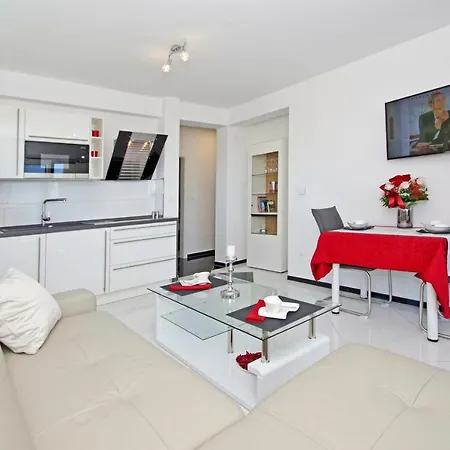 Inis 4* Makarska
