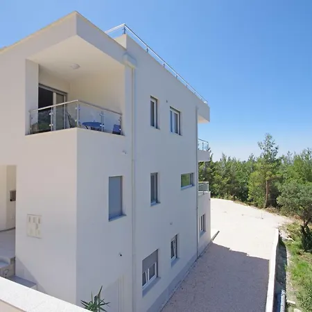 Inis Makarska