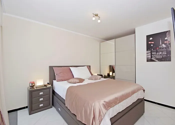 Inis Gæstehus Makarska