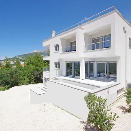 Inis Pensión Makarska