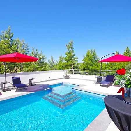 Pensión Inis Makarska